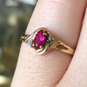 10k Pink Sapphire Diamond Ring. Size 6